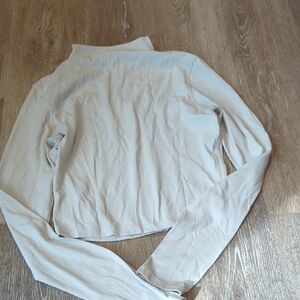 Lululemon Size 4 Long Sleeve active Top